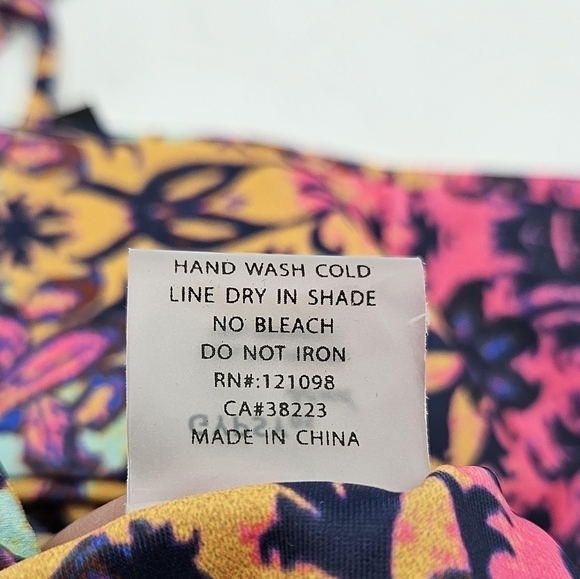 NWT Gypsy 05 swimm Mosaic bikini top only size xs - Picture 4 of 10